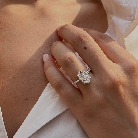 18k 3ct Oval Cut Ring - Picture 5 of 15